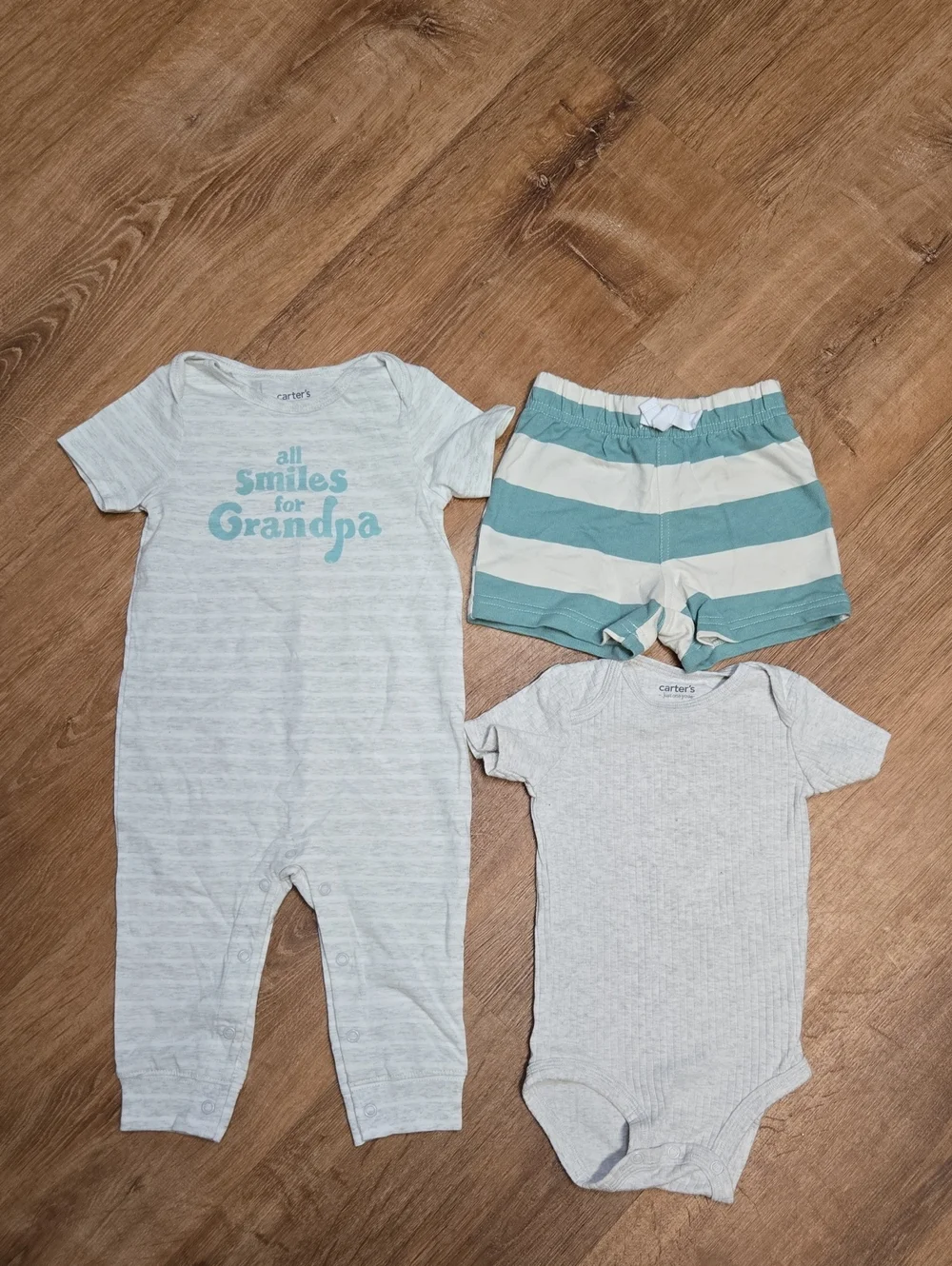 ☀️Carter's 3 Set Teal Cream Striped Shorts with Teal Graphic Romper Set 9m EUC